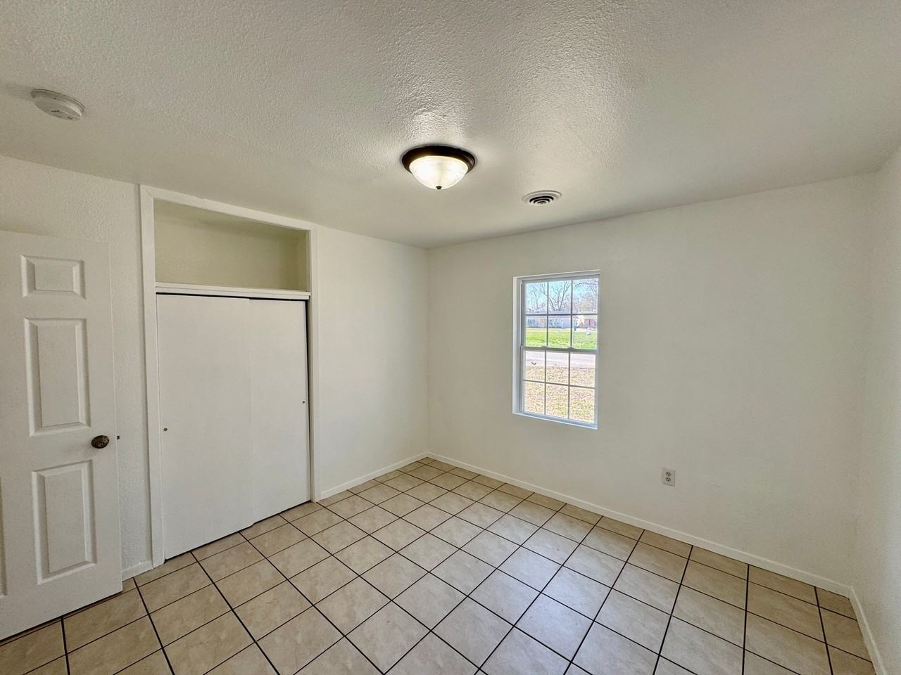 8 Louise Ln - Photo 7 of 8