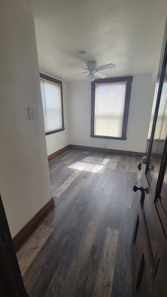 507 Rose Ave - Photo 6 of 7