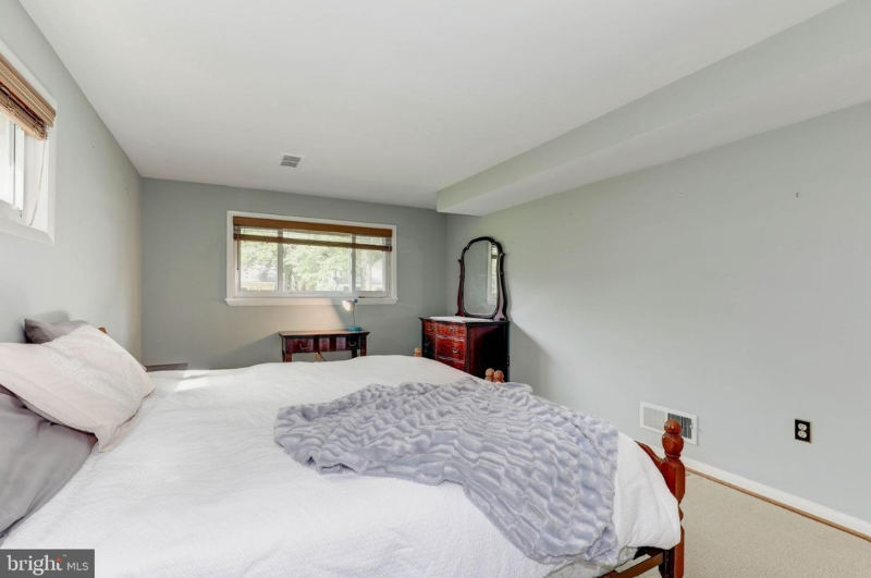 6222 Rockhurst Rd - Photo 6 of 7