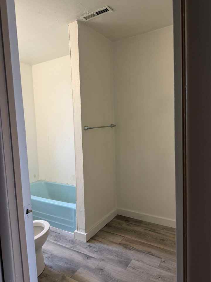 713 S Billings Blvd - Photo 5 of 18