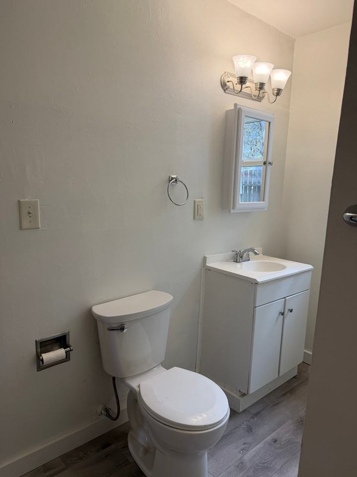 713 S Billings Blvd - Photo 6 of 18