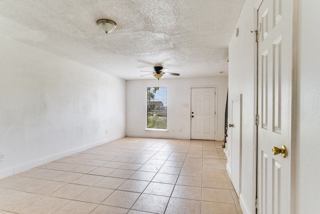 10821 Roger Dr #A - Photo 4 of 11