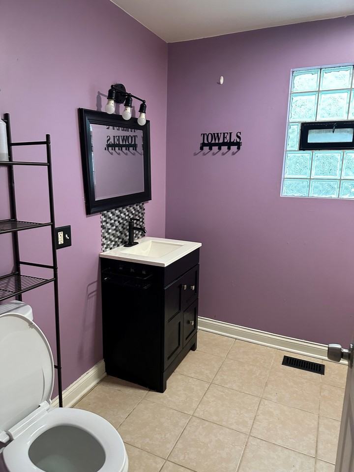 2521 N Linder Ave #1 - Photo 3 of 7