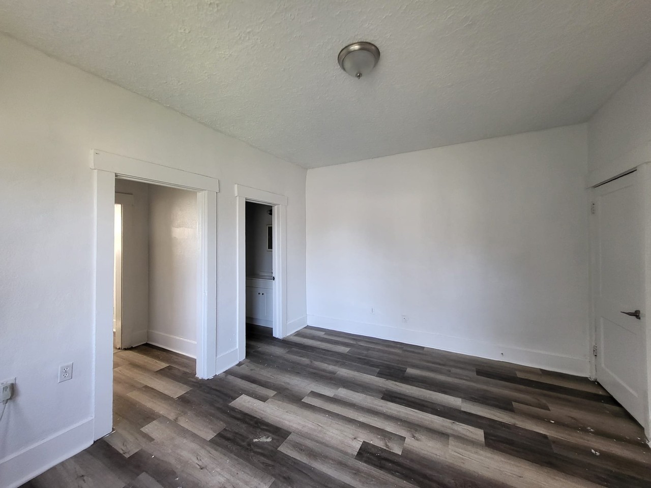 234 E 18th St - Photo 5 of 7