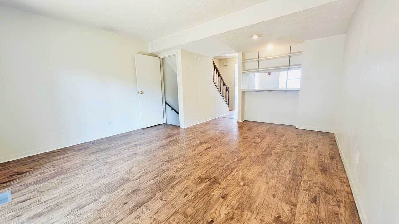 503 E Graham Pl - Photo 5 of 17