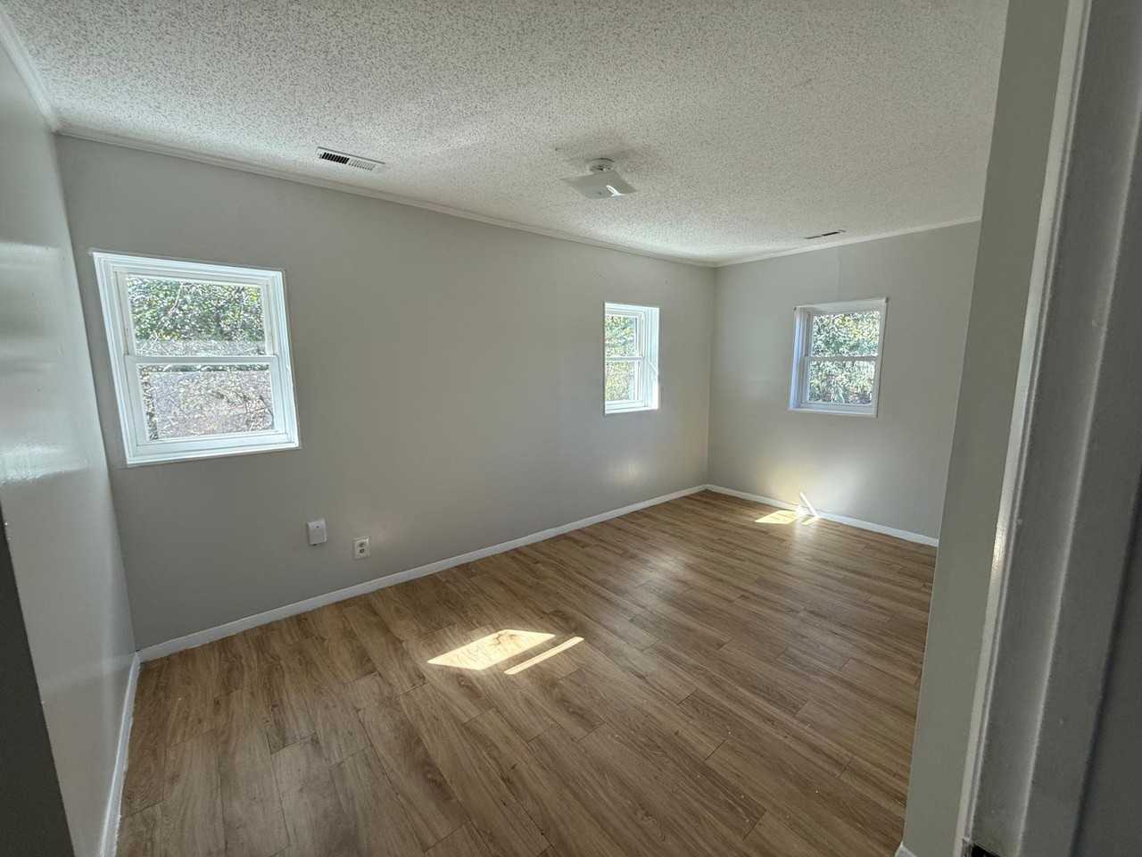 1703 Singleton St #C - Photo 5 of 6