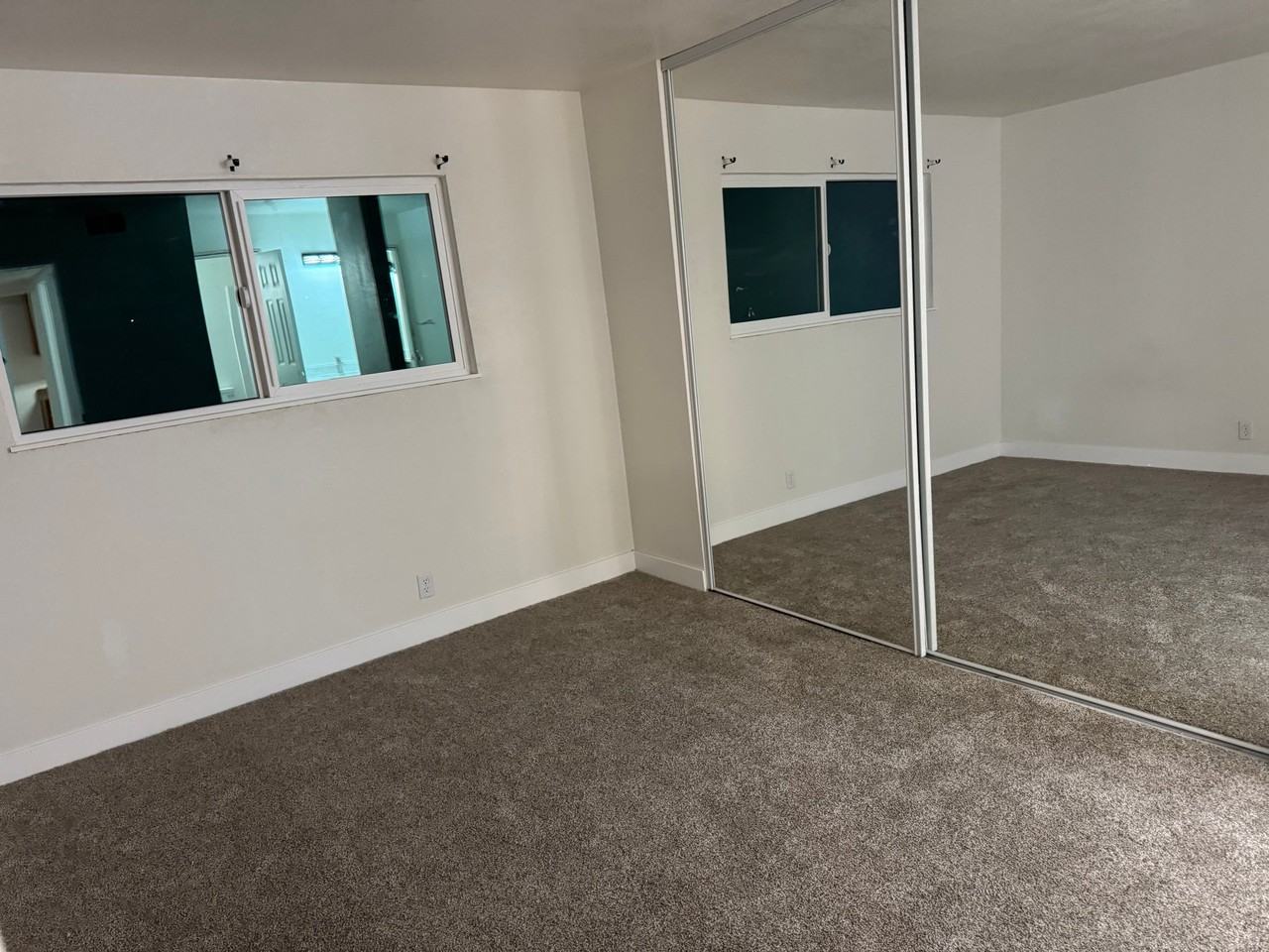 111 Woodbury Cir - Photo 6 of 14