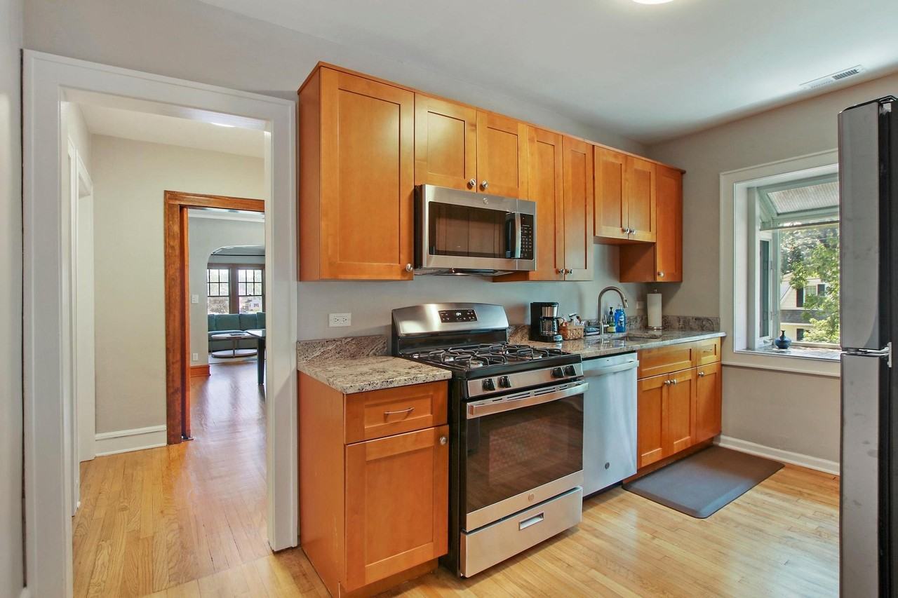 1402 N Jackson St #2 - Photo 2 of 20