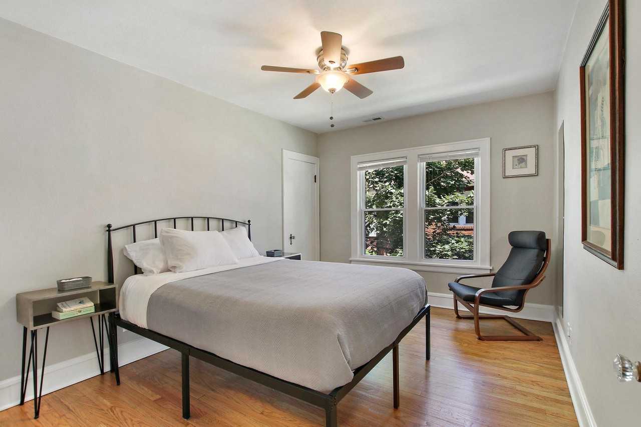 1402 N Jackson St #2 - Photo 7 of 20