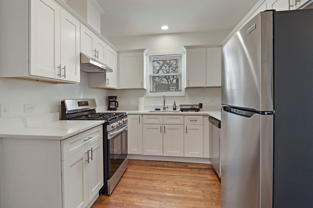 814 W Keith Ave #1 - Photo 3 of 17