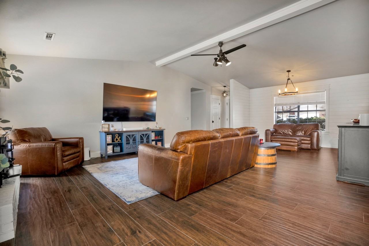 1703 Willard St - Photo 2 of 20