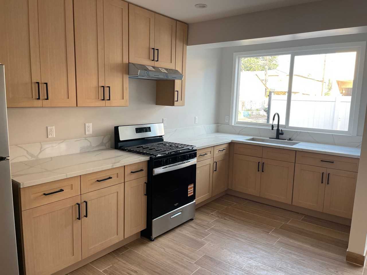 14921 Vanowen St #18 - Photo 3 of 5