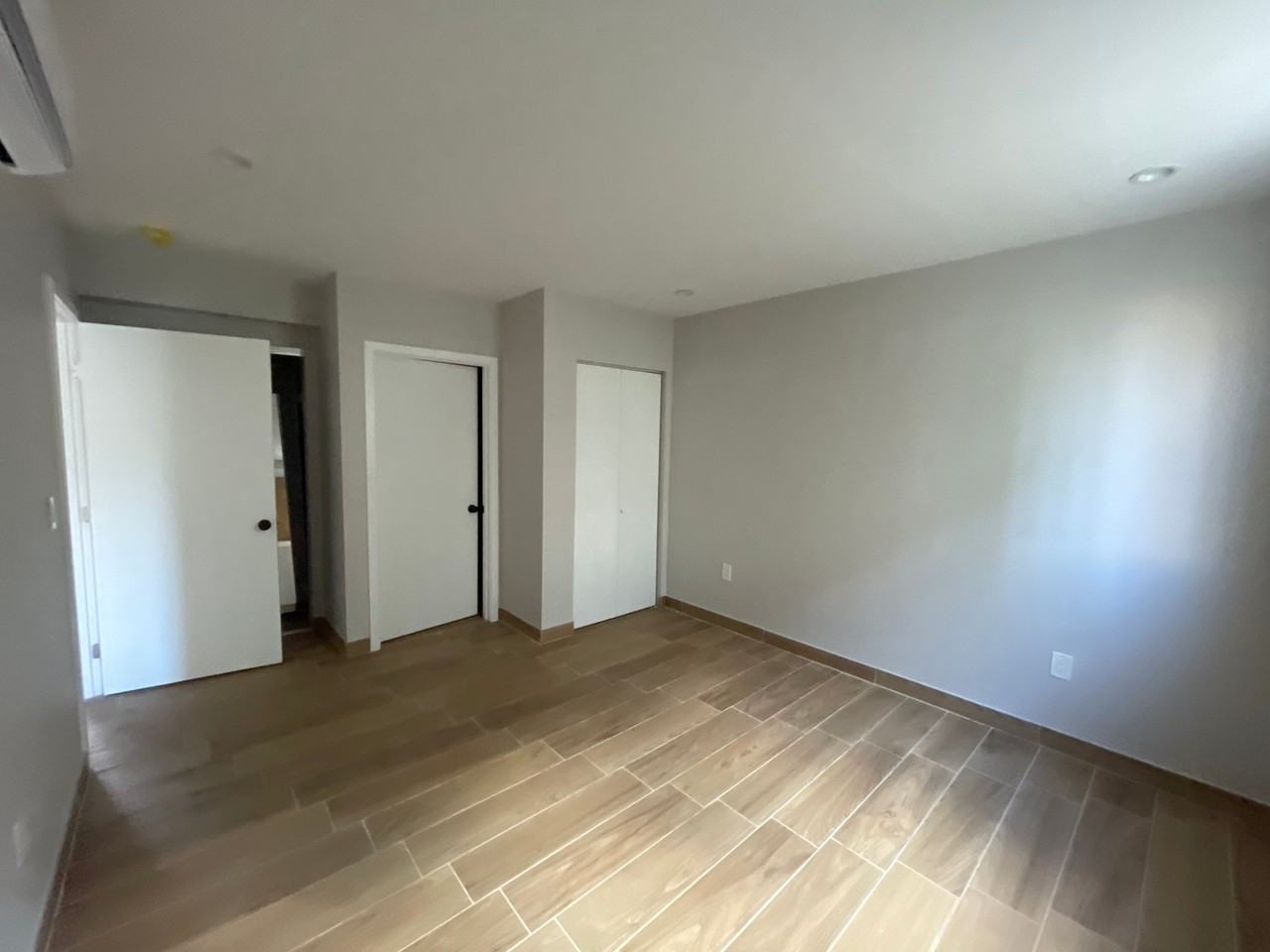 14921 Vanowen St #18 - Photo 5 of 5