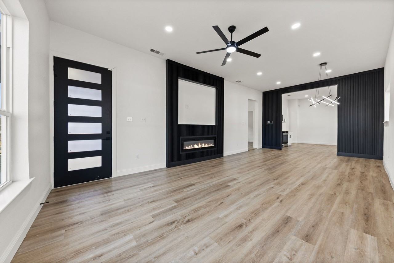 1279 Bonham St - Photo 3 of 13