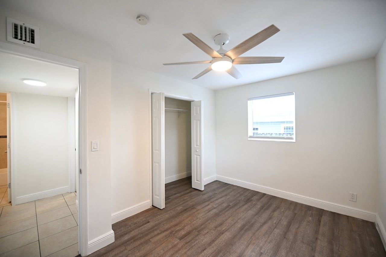 2507 N 66th Ave - Photo 7 of 14