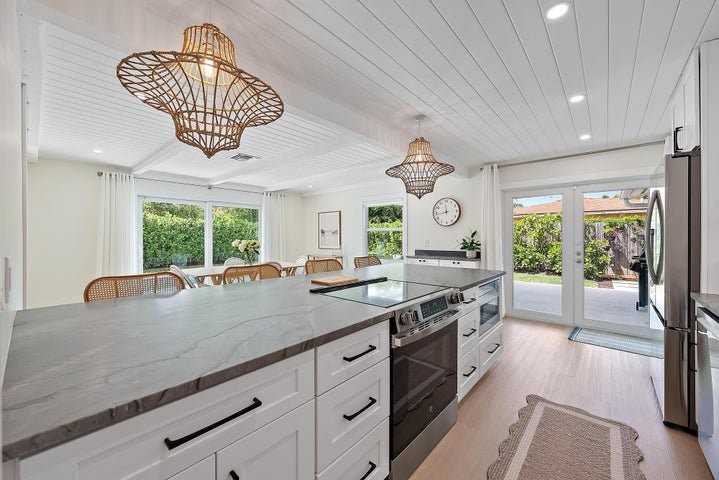 1604 Seabrook Rd - Photo 5 of 10