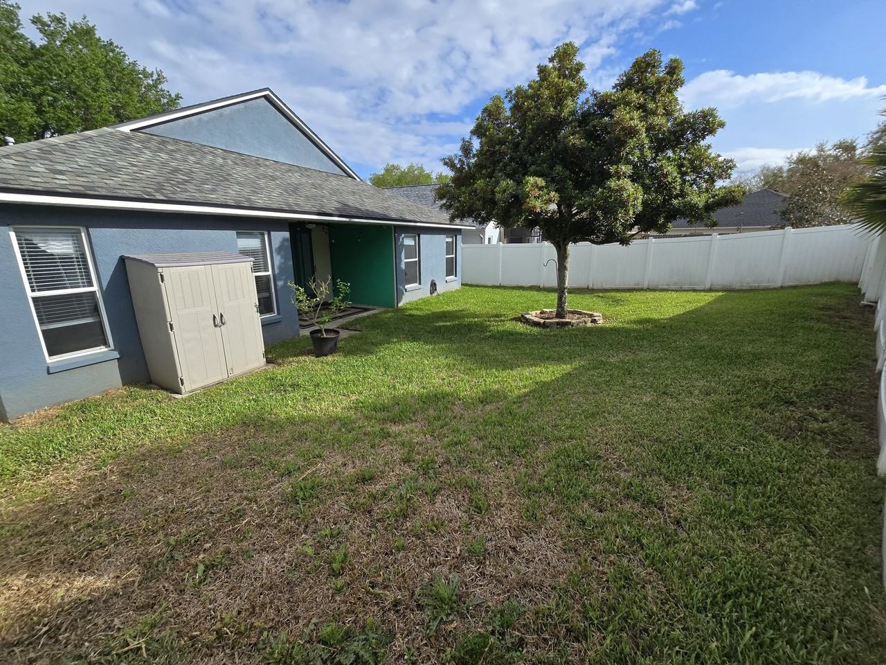 1124 Lumsden Pointe Blvd - Photo 2 of 5
