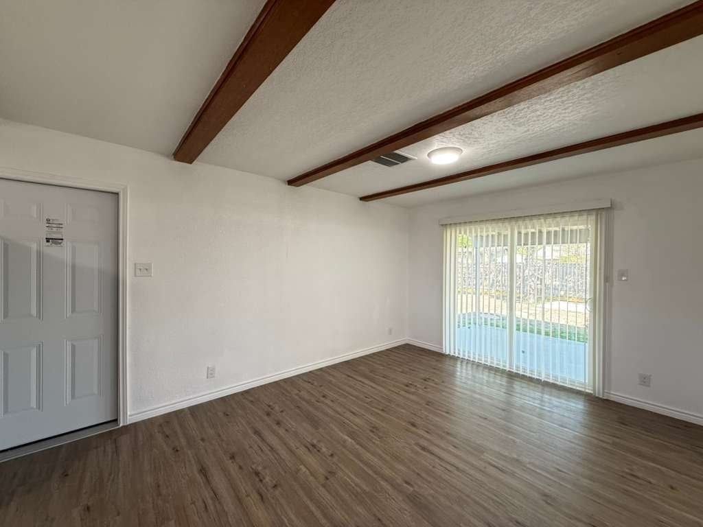 317 E Lindbergh Blvd - Photo 5 of 13