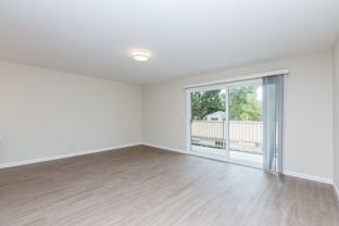 472 Jean - Photo 1 of 1