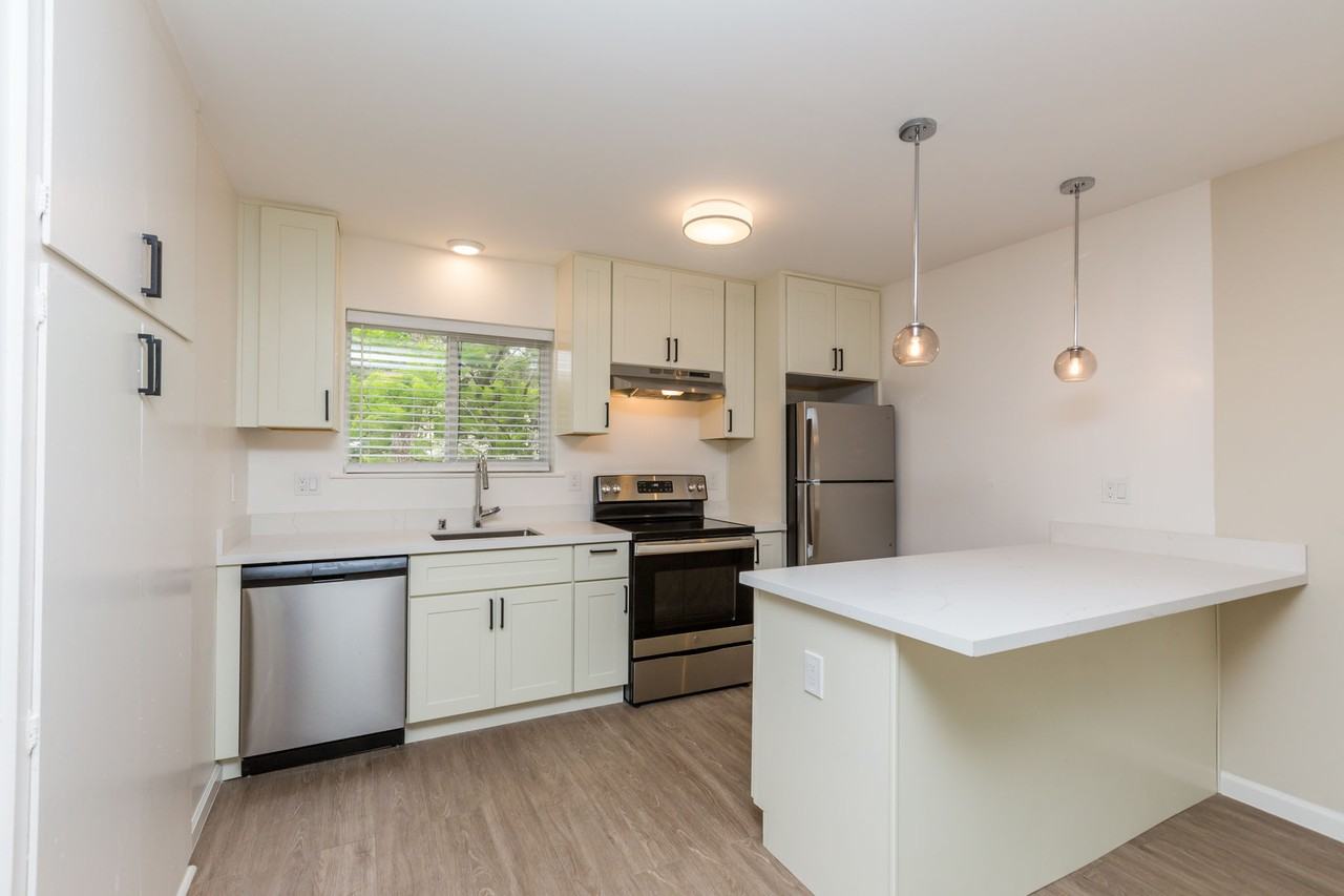 472 Jean - Photo 4 of 37