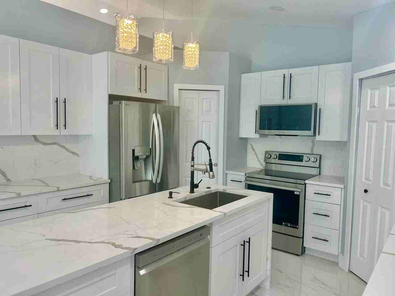 3933 Sw Kakopo St - Photo 5 of 10