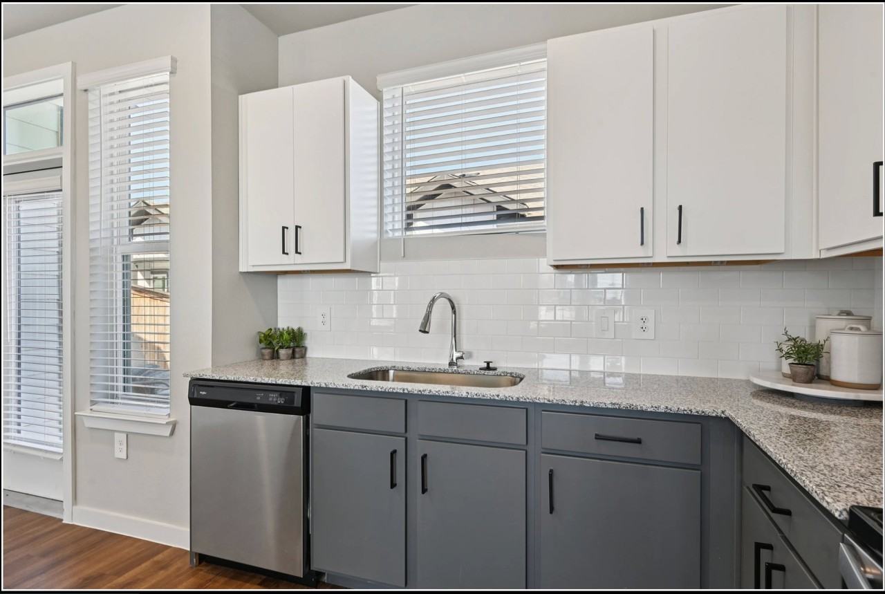 9701 Theo Trail Fort Worth, Tx #1301 - Photo 3 of 13