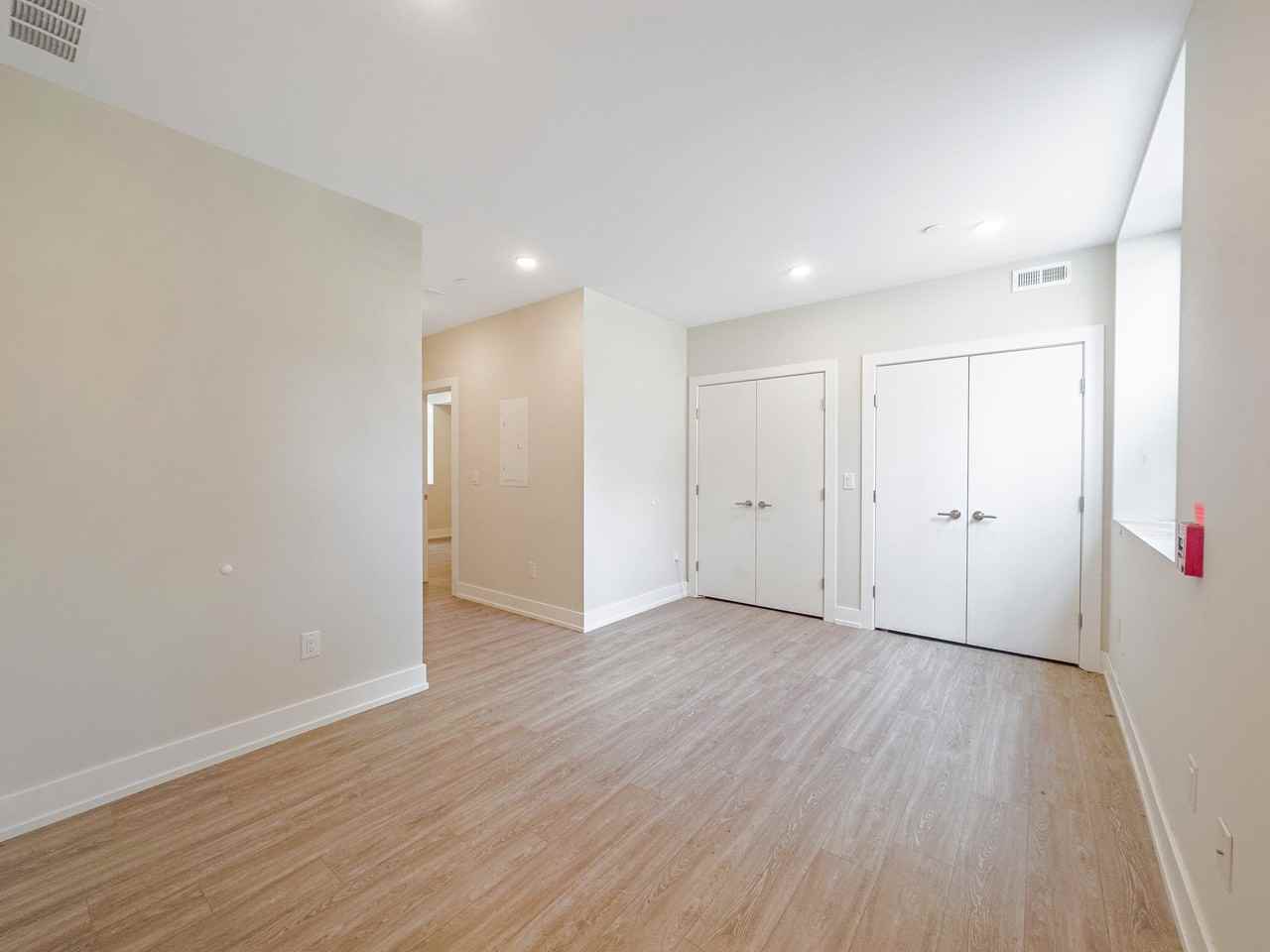 2155 N Darien St ##Pa - Photo 3 of 3