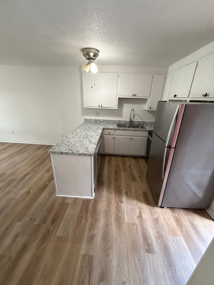 1326 N Frye Ave #I - Photo 2 of 6