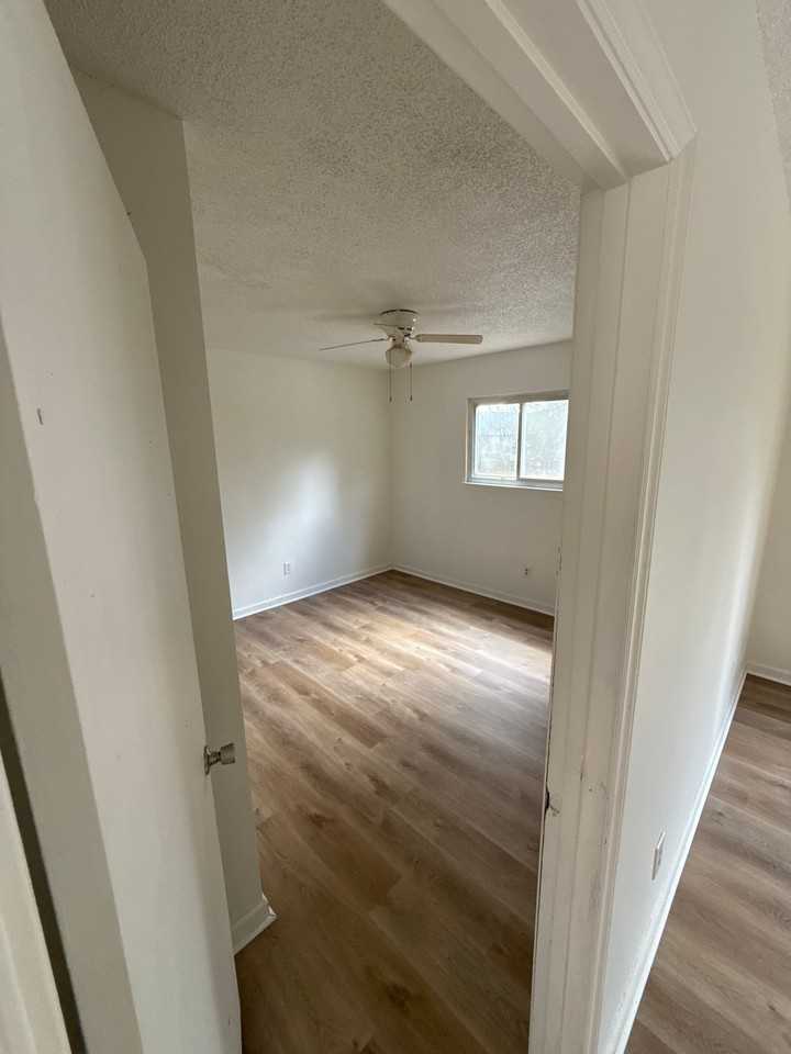 1326 N Frye Ave #I - Photo 5 of 6
