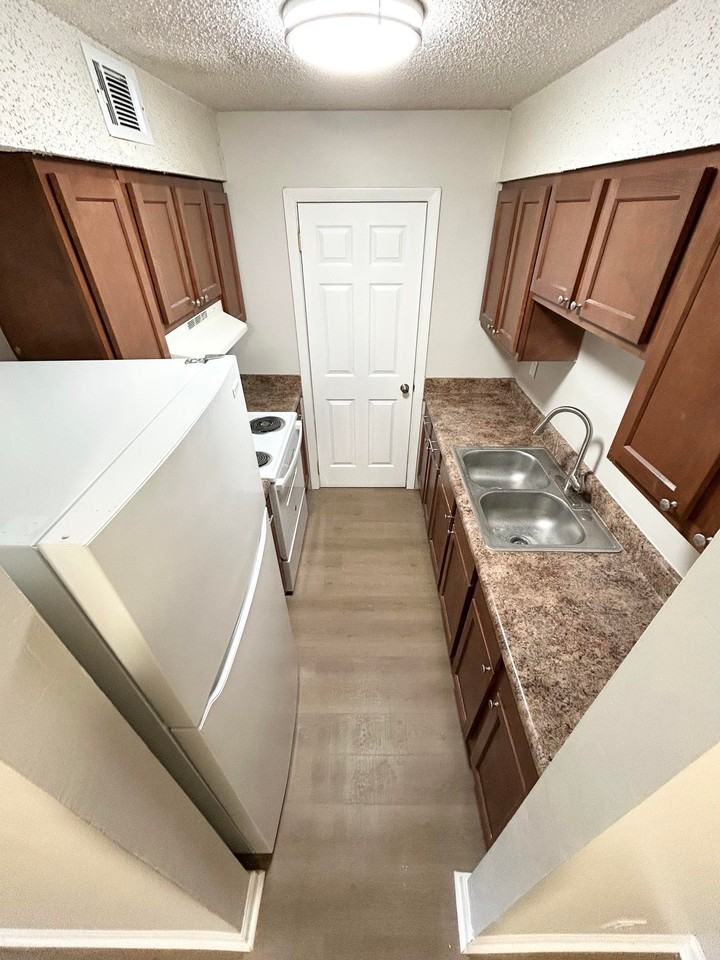 118 Garr Ln #F102 - Photo 7 of 7