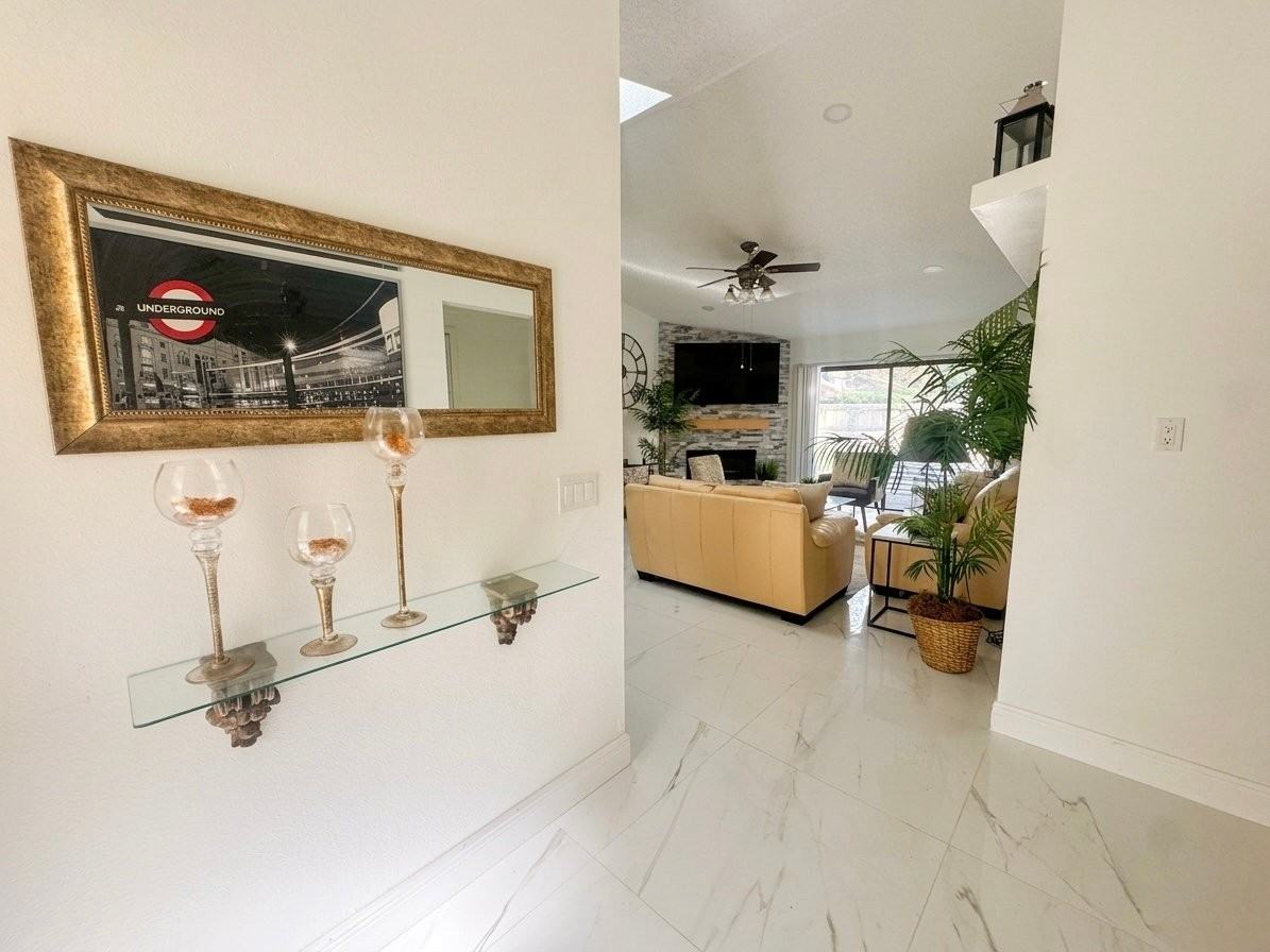 949 Cinnamon Ct - Photo 3 of 20