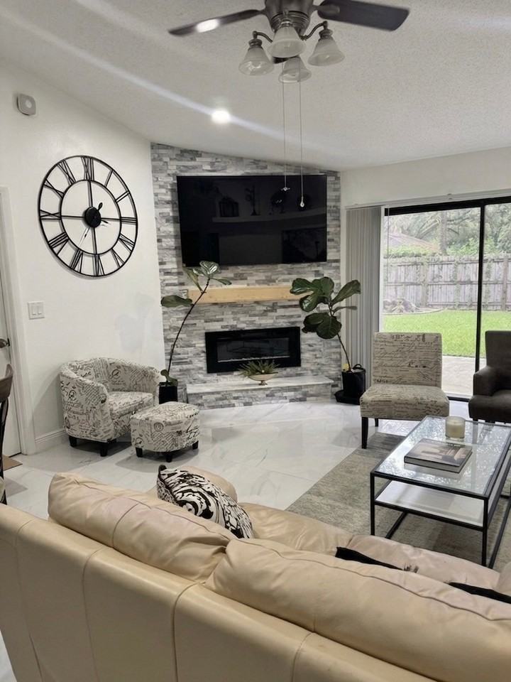 949 Cinnamon Ct - Photo 5 of 20