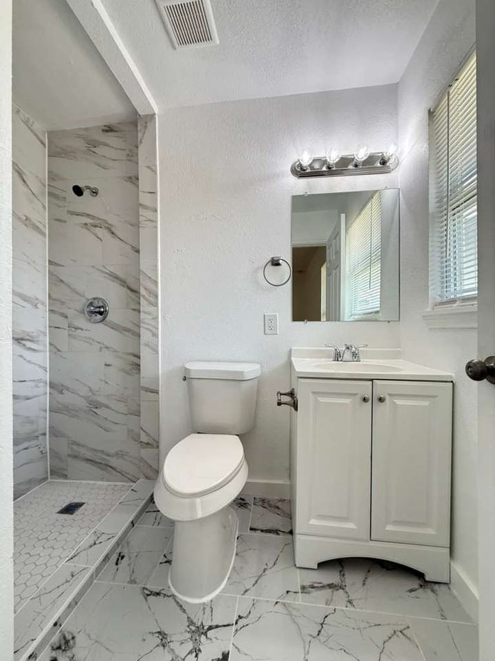 339 Brettonwood Dr - Photo 7 of 9