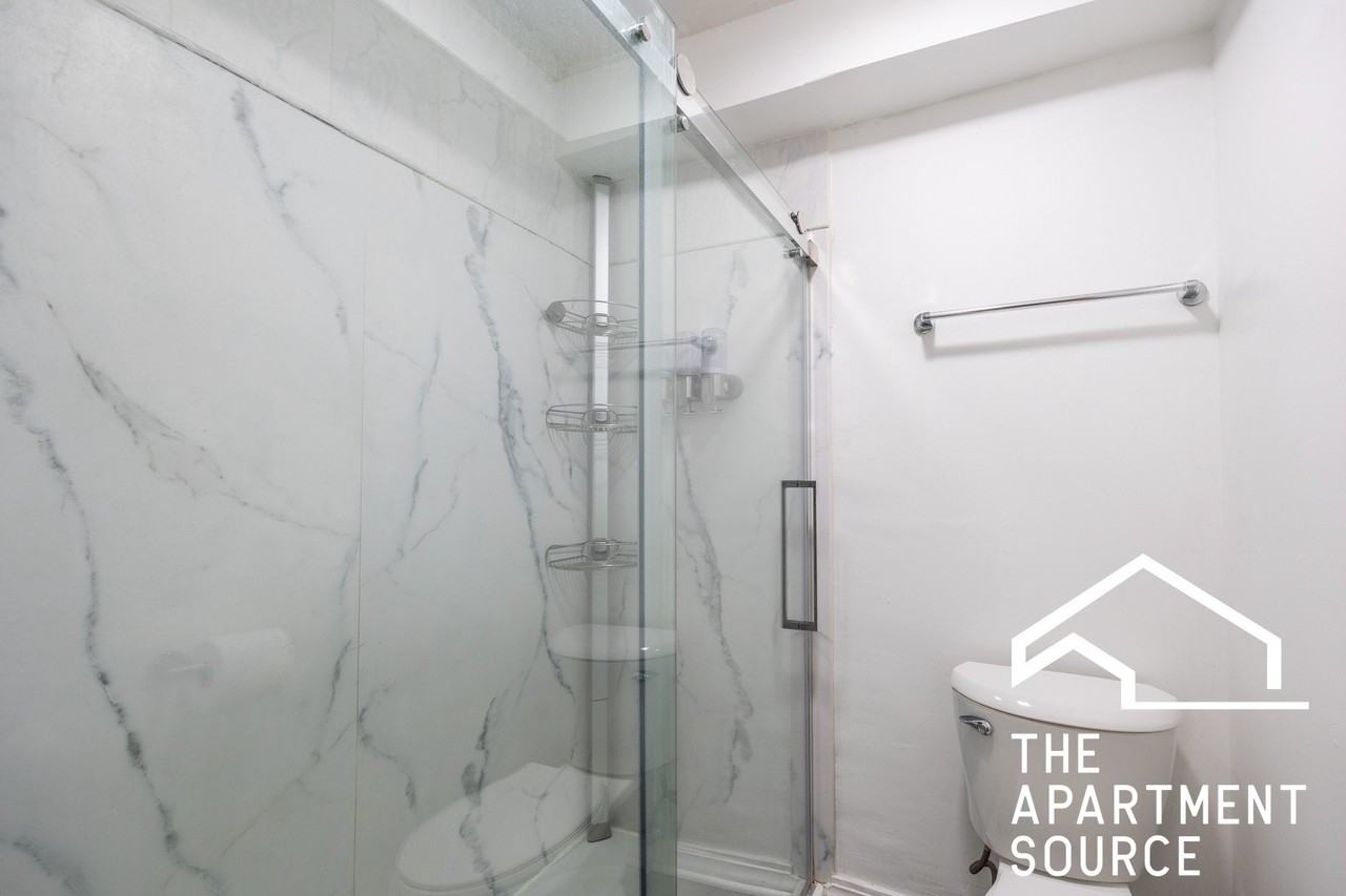 1844 W Henderson St - Photo 5 of 10