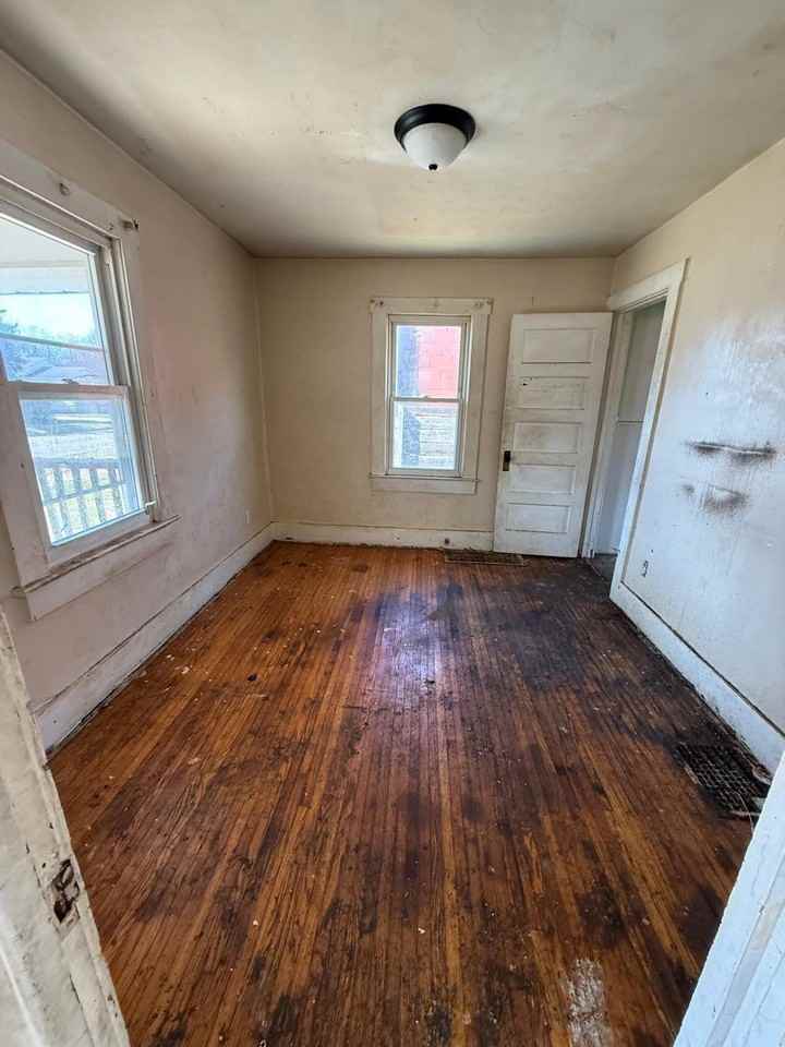 1236 E Clay St - Photo 3 of 9