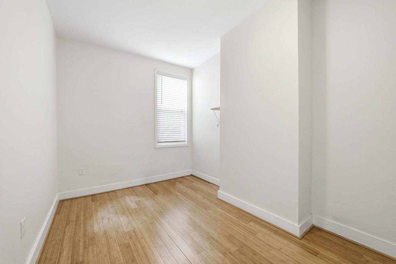 707 15th St Ne - Photo 3 of 4