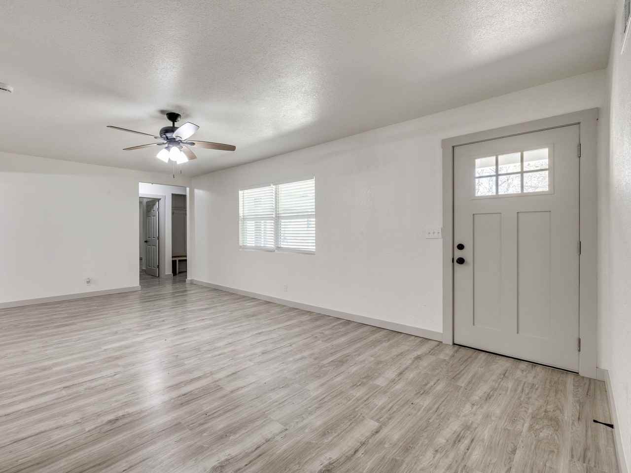 1300 N Mckinley Ave - Photo 2 of 15