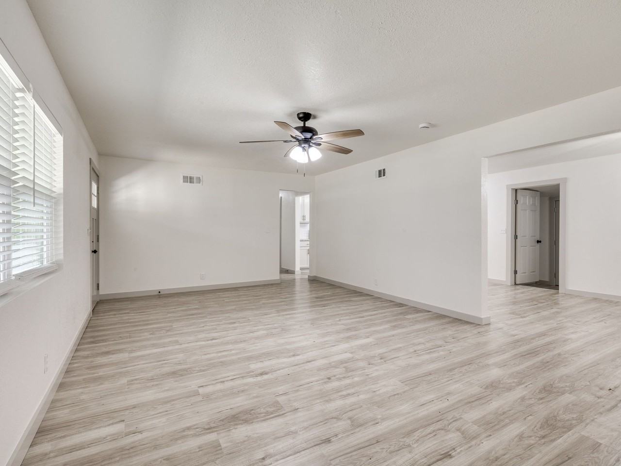 1300 N Mckinley Ave - Photo 3 of 15