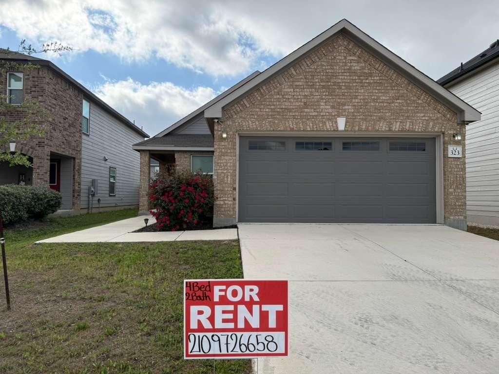 323 Deer Crest Dr - Photo 2 of 11