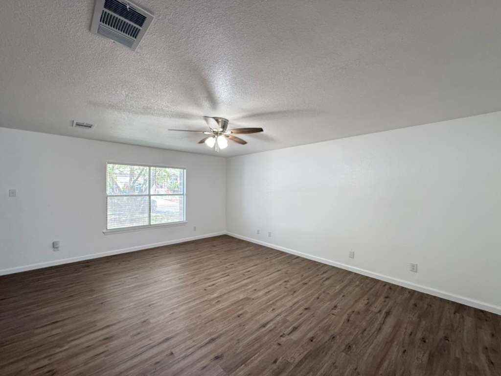 8206 Grimchester - Photo 4 of 12