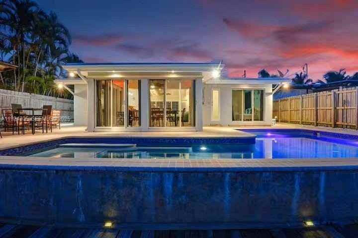 2525 Gulfstream Ln - Photo 3 of 9