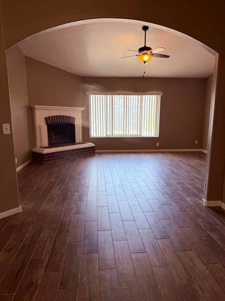 10243 W Reade Ave - Photo 5 of 17