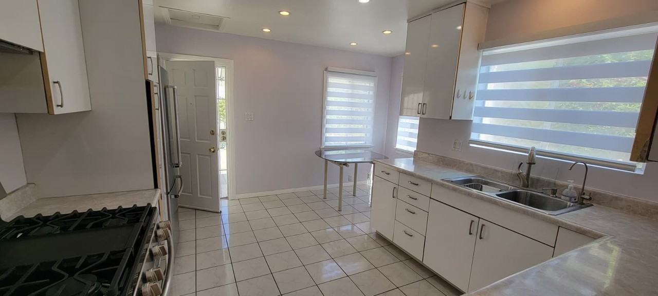 567 South St - Photo 5 of 9