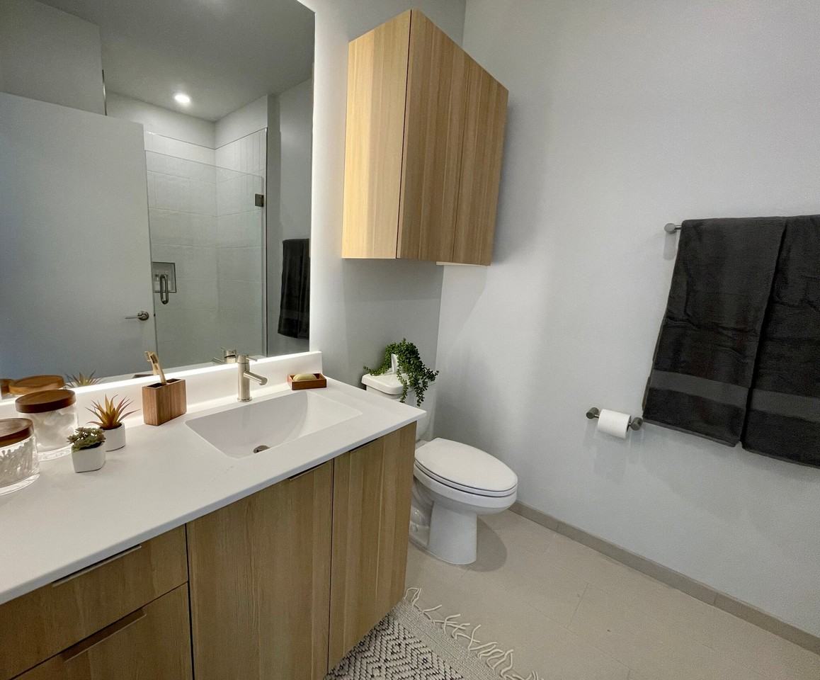 1450 N Kingsbury St - Photo 5 of 13