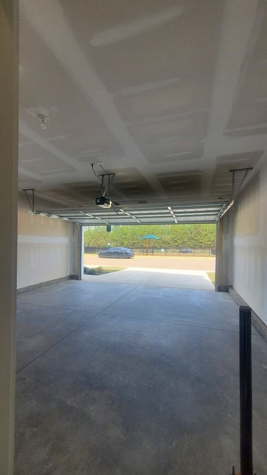 1124 Broholmer Ln - Photo 4 of 14