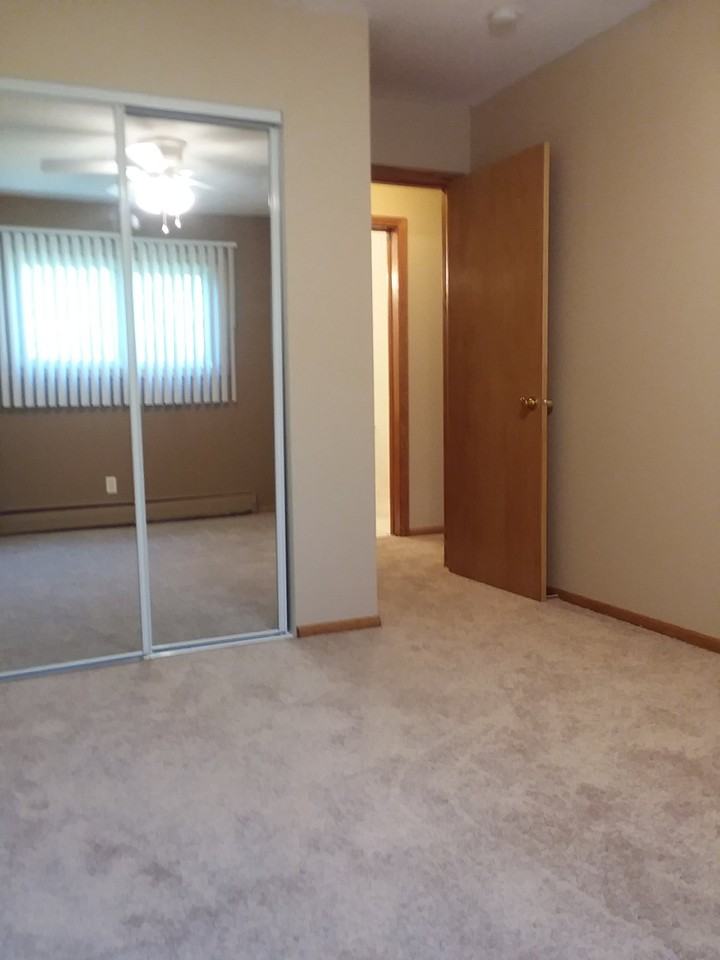 3246 Douglas Dr N #1 - Photo 5 of 6