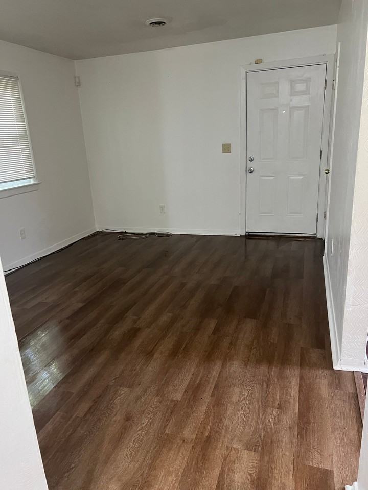 7940 Thompson Rd #B - Photo 2 of 10