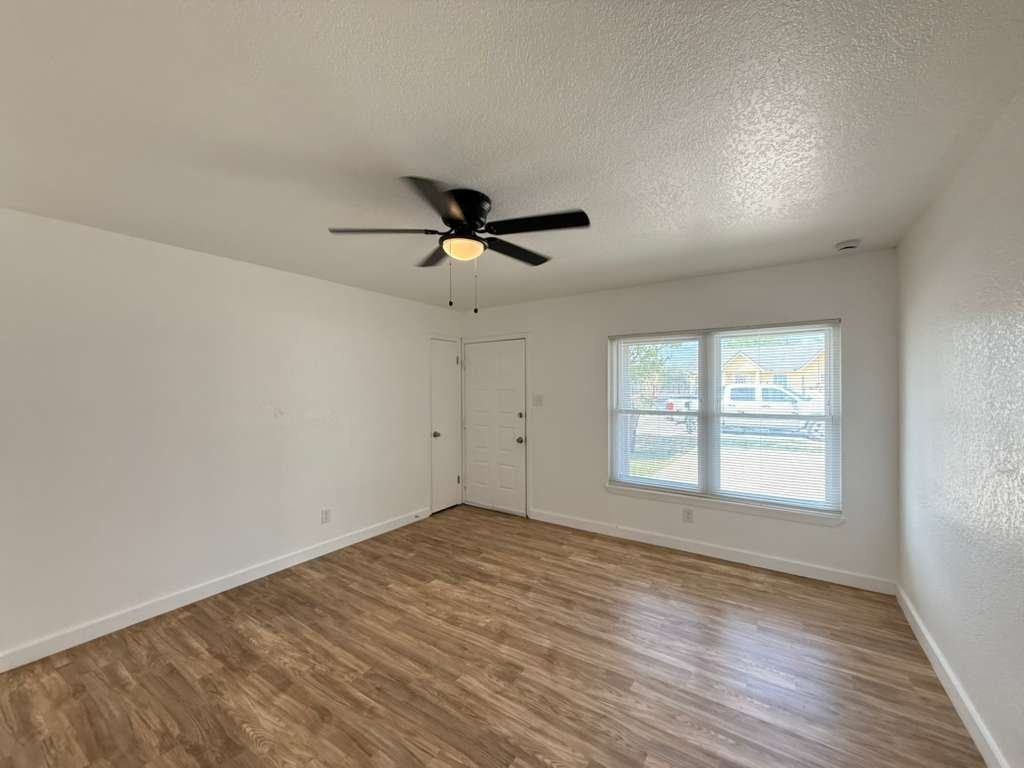 5542 Snow Fox St - Photo 3 of 8