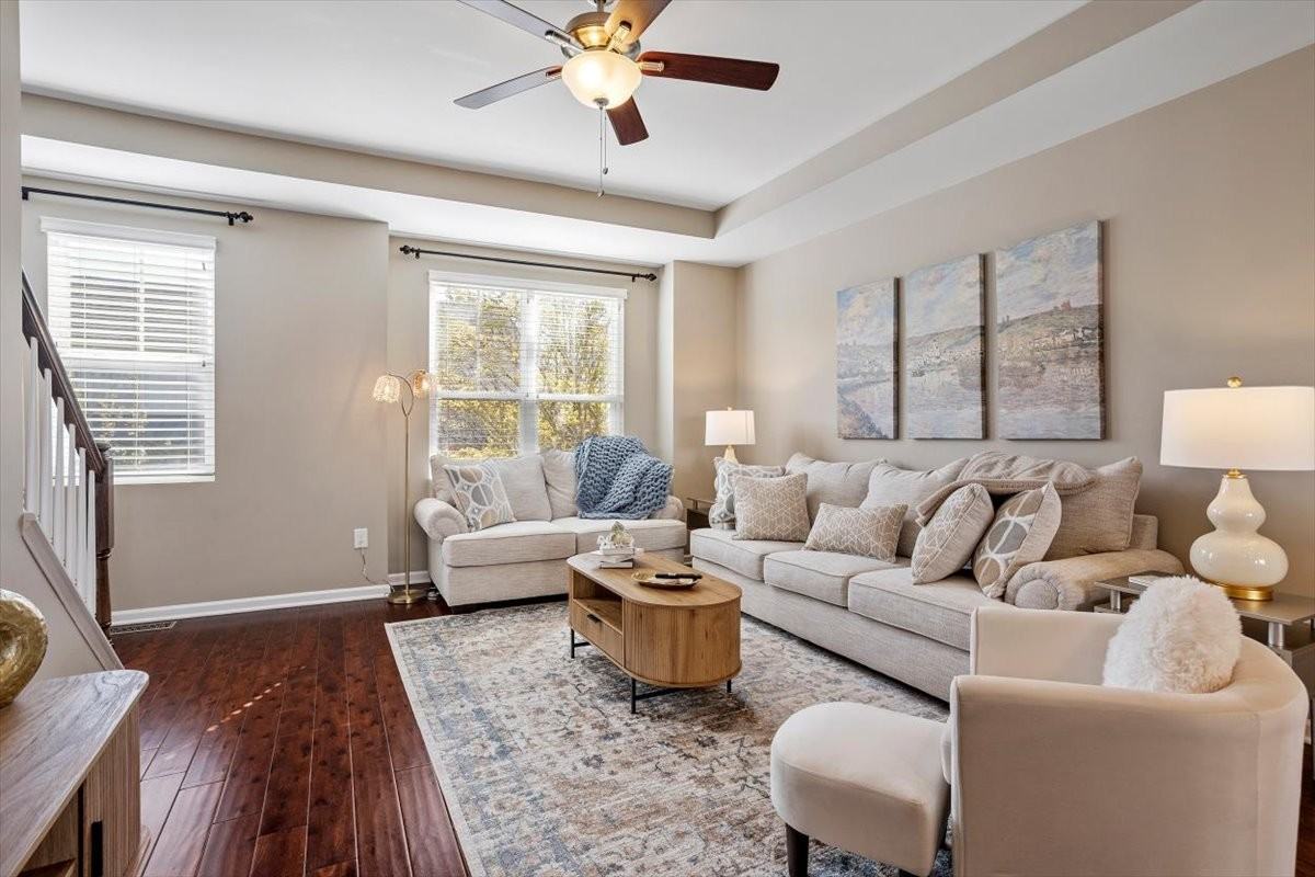 1427 Crafton Way - Photo 2 of 20