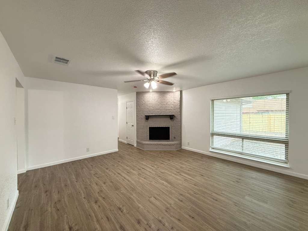 7506 Fairington Dr - Photo 2 of 7